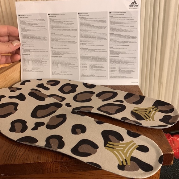 Adidas A16+ Ultraboost - Picture 8 of 9